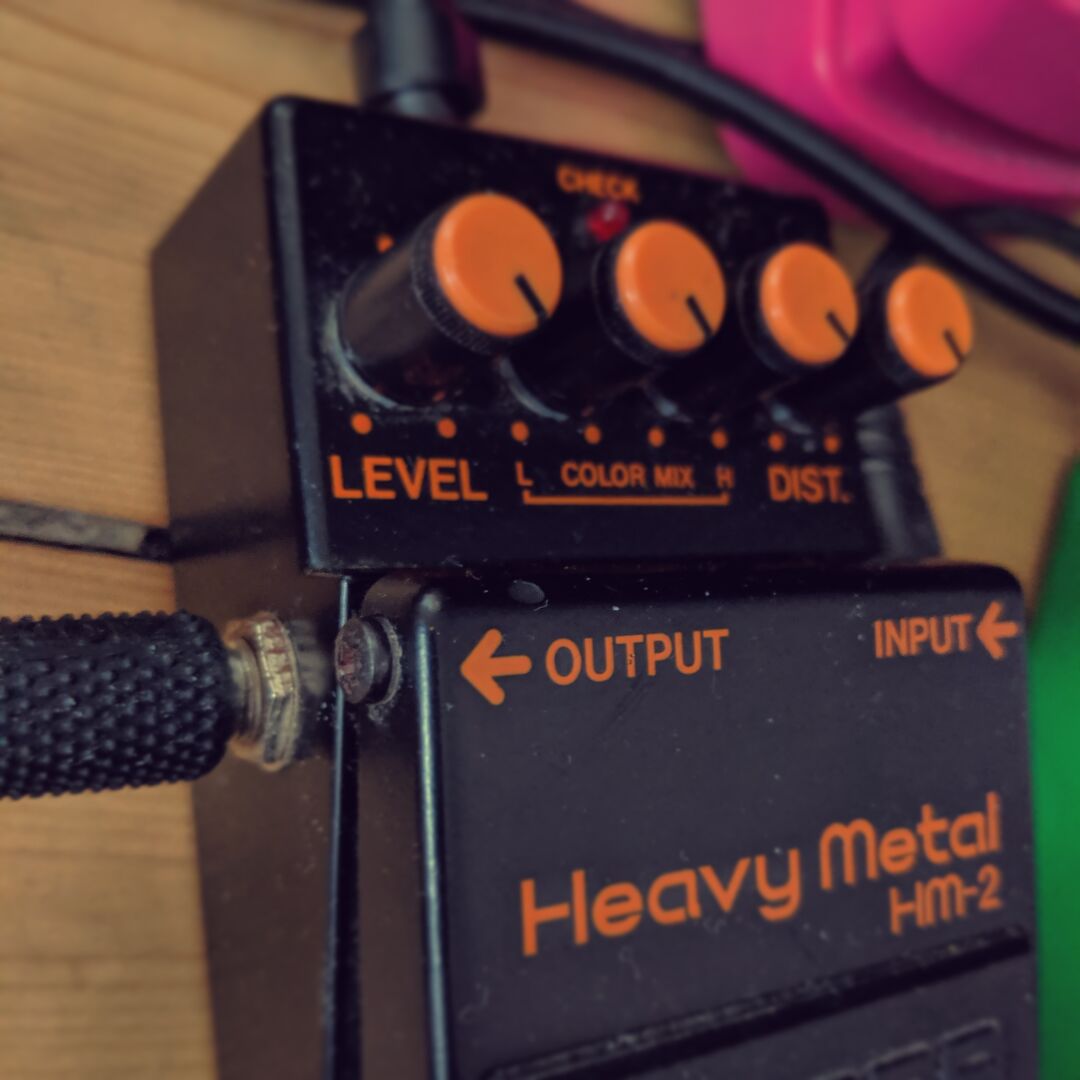 A HM-2 pedal from Boss with all dials on 11!