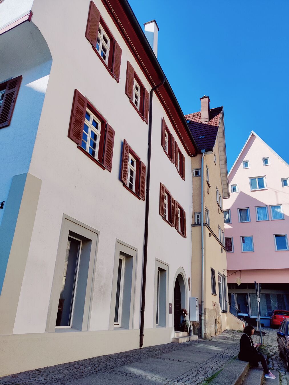 this city was built before people learned how to build upright...